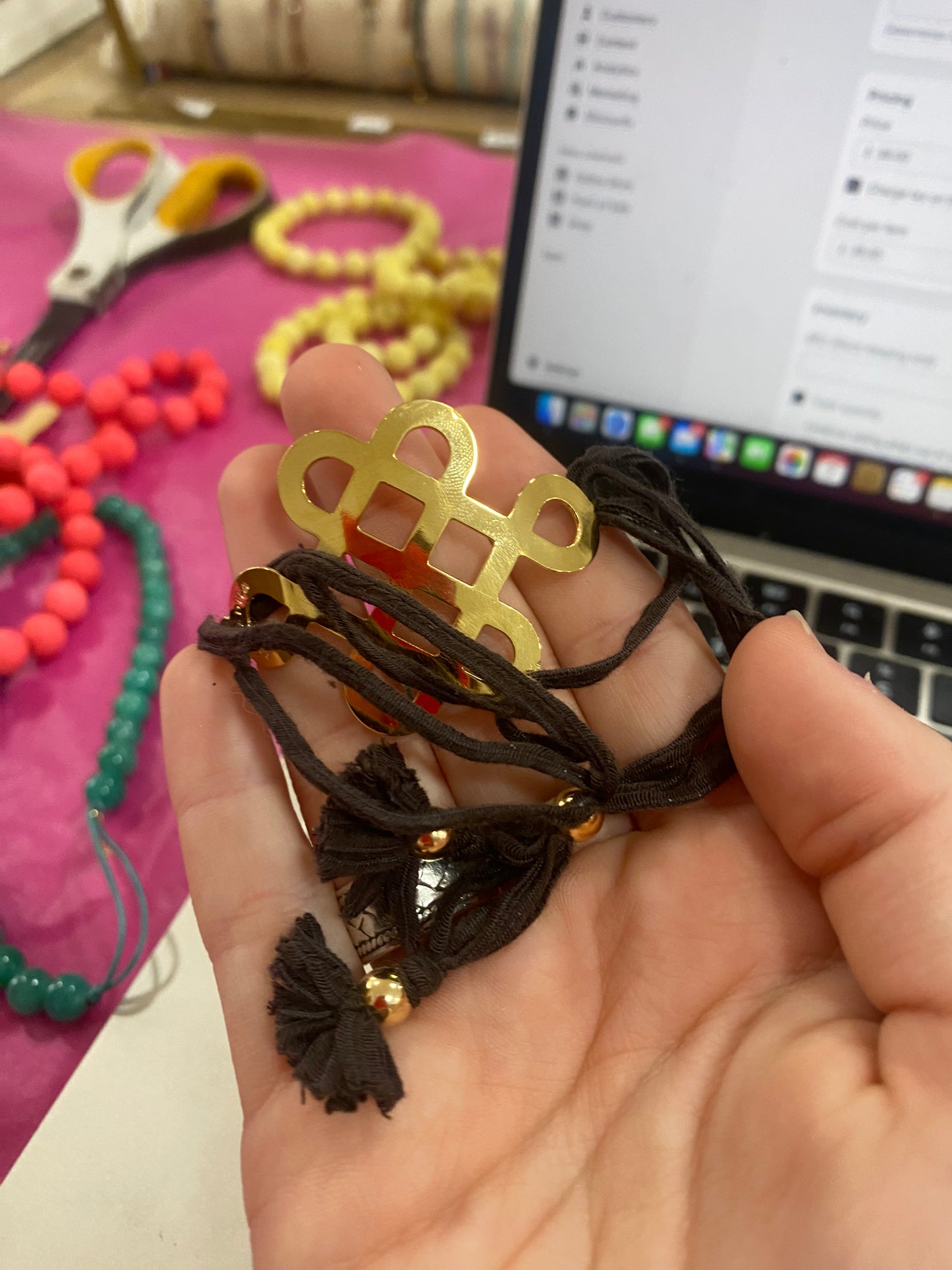 MANCHETTE INFINI OPIUM COULEUR NOIR